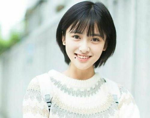 娱乐圈爆料圆脸小花哥哥,圆脸小花与神秘哥哥的甜蜜互动，揭秘背后故事  第3张